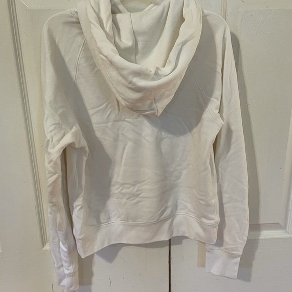 Beautiful sweatshirt - Picture 2 of 3